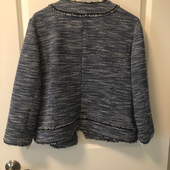 Blazer - Picture 4 of 4